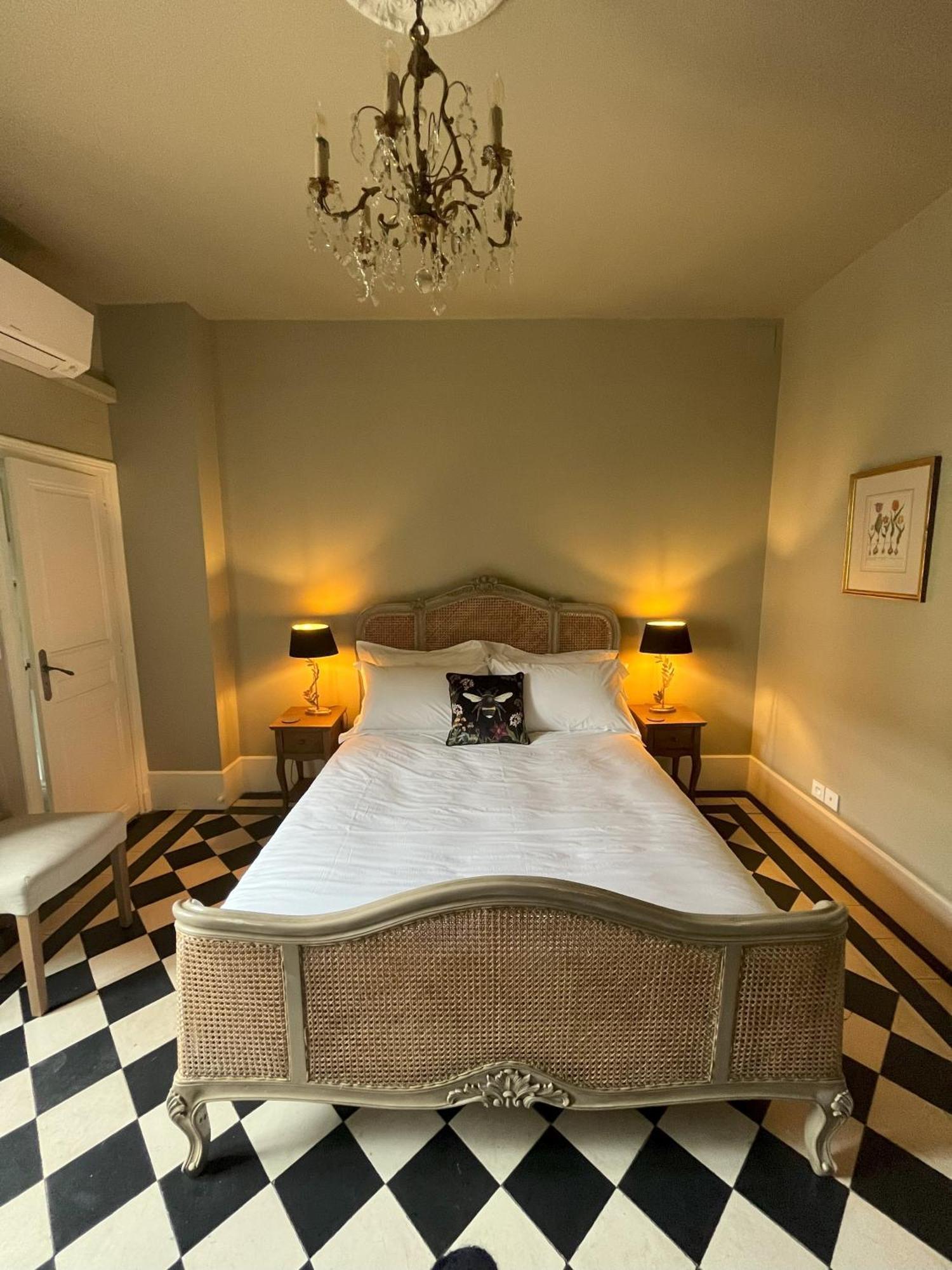 Number 8 Bed & Breakfast Мерсо Екстериор снимка